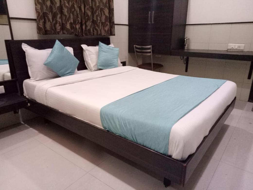 Hotel Sharda มุมไบ ภายนอก รูปภาพ