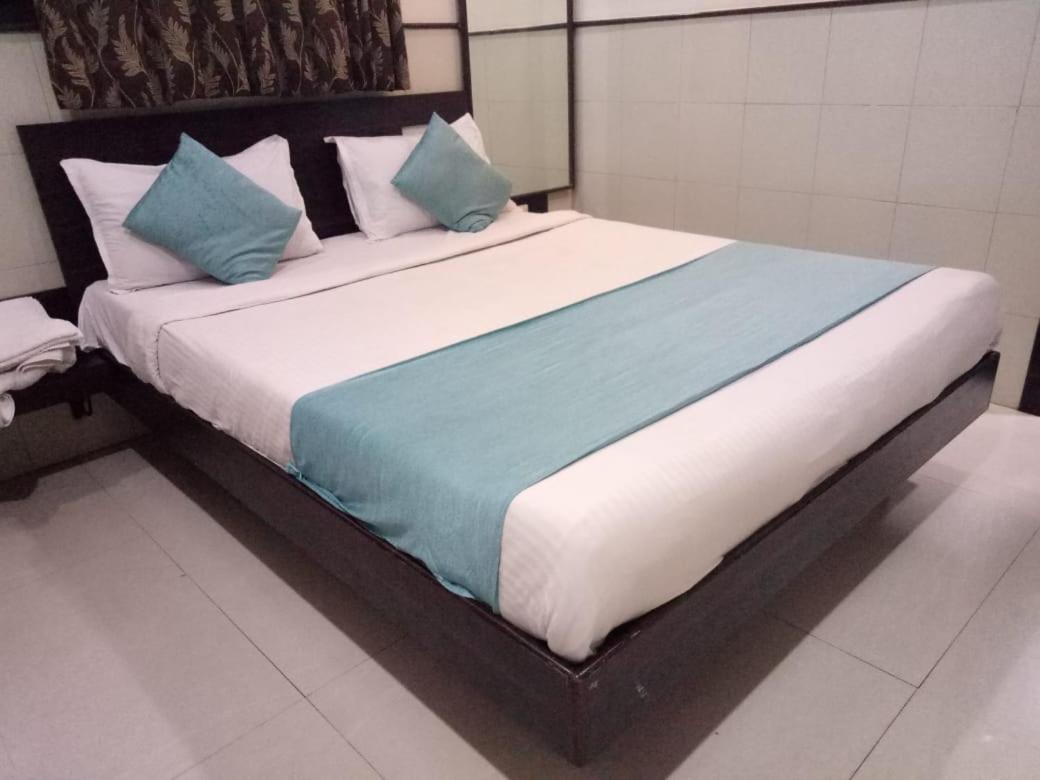 Hotel Sharda มุมไบ ภายนอก รูปภาพ