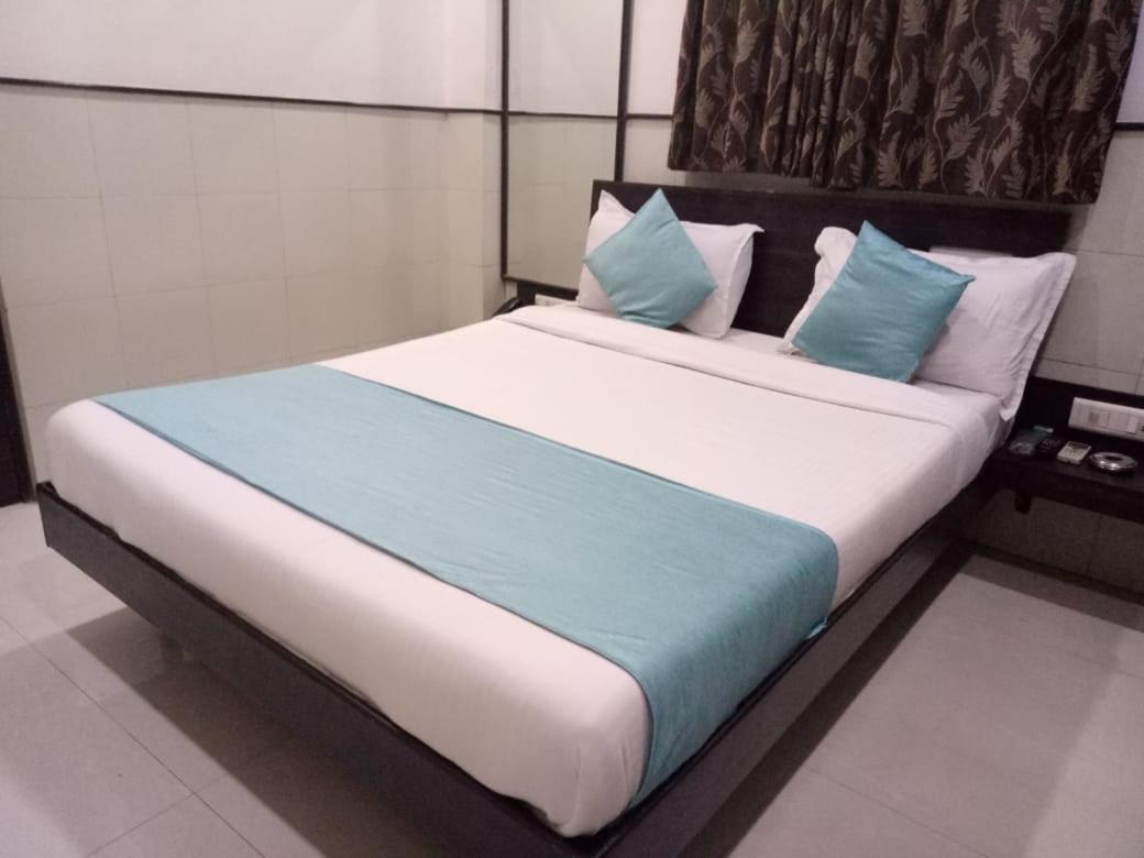 Hotel Sharda มุมไบ ภายนอก รูปภาพ