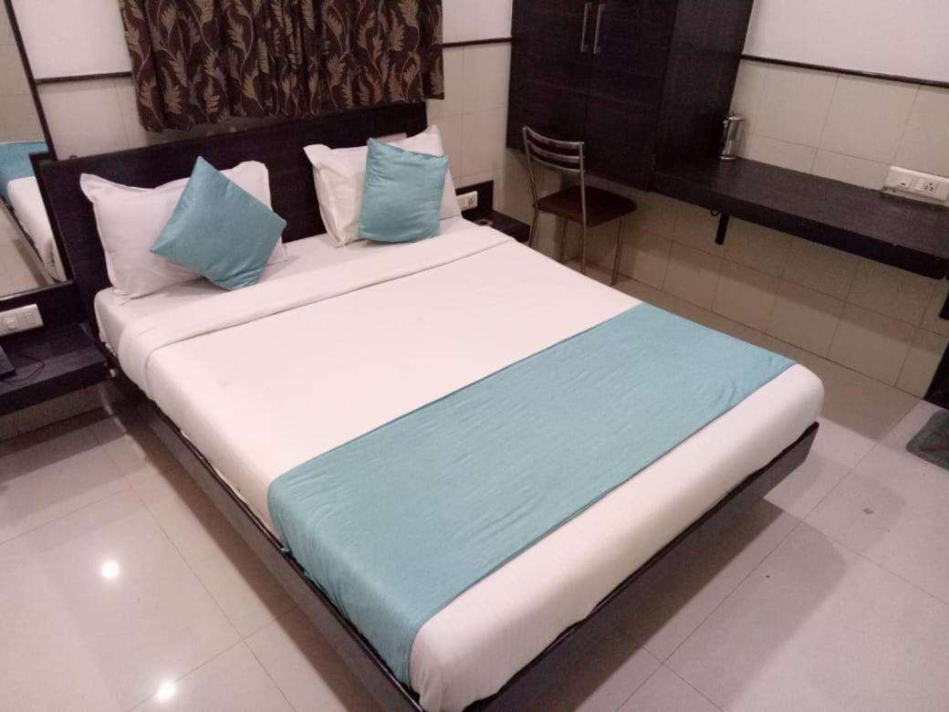 Hotel Sharda มุมไบ ภายนอก รูปภาพ