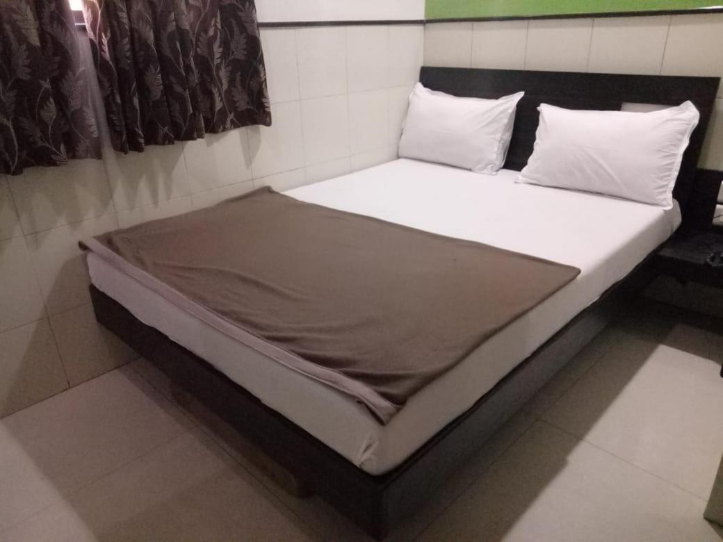 Hotel Sharda มุมไบ ภายนอก รูปภาพ